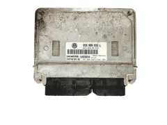 Steuergerät 03E906033L 5WP40194 05 VW Siemens 19094