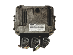 Steuergerät 0281012770 8200527713 8200631577 Renault Bosch 18157
