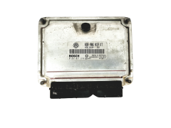Steuergerät Seat Skoda 038906019KT 0281011219 Bosch 23846