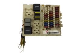 Sicherungskasten Relaiskasten Ford 2M5T14A073AC 518274204 19832