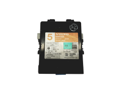 Steuergerät Zentralverriegelung Volvo 9166196 151300-8050 Denso 31006