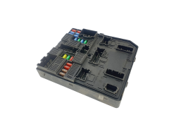 Steuergerät 284B69556R 58G112F04 Renault