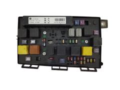 Sicherungskasten Relaiskasten 13145039 5DK008668-30 Opel GM Hella