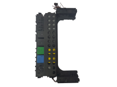 Sicherungskasten Relaiskasten Mercedes A1695450001 550000570 Leoni 24729