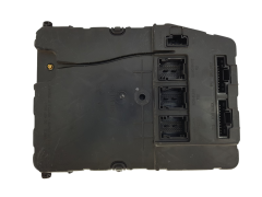 Steuergerät UCH X84 N3 8200306437 S118400310K Renault Siemens 1518