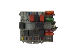 Sicherungskasten Relaiskasten Fiat 46558759 18827