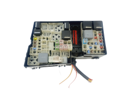 Sicherungskasten Relaiskasten Ford AV6T-14A067-AD E02345500 37935