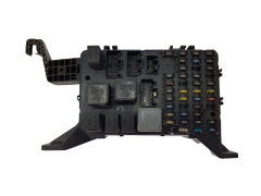Sicherungskasten Relaiskasten Ford 1S7T-14A073-AE 19850
