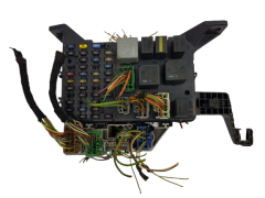 Sicherungskasten Relaiskasten Ford 1S7T-14A073-AE 19859