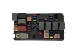 Sicherungskasten Relaiskasten Chevrolet 96427973 Tyco 20151