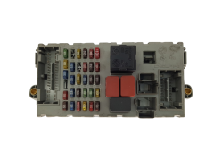 Sicherungskasten Relaiskasten 46520600 46774358 Fiat Delphi 20138