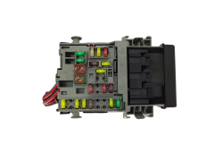 Sicherungskasten Relaiskasten 13222786 Opel GM 18907