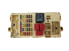 Sicherungskasten Relaiskasten Fiat 46797600 NPL 46750594 19563