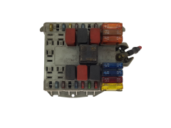 Sicherungskasten Relaiskasten Fiat 46752706 Delphi 18937