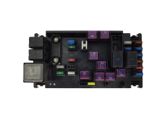 Sicherungskasten Relaiskasten 82241FG030 Z6 Subaru