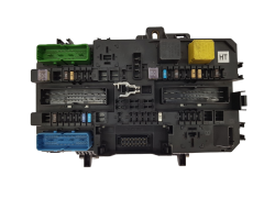 Sicherungskasten Relaiskasten 13222173 5DK008669-33 Opel GM Hella 19836