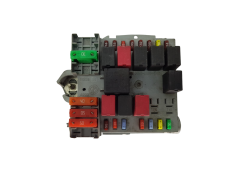 Sicherungskasten Relaiskasten Fiat 51775688 0051775688057657 19879