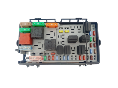 Sicherungskasten Relaiskasten 13217387 EA Opel GM