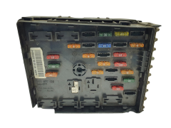 Sicherungskasten Relaiskasten 3C0937125 6359-2777 VW SEAT Audi 68823