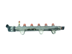 Einspritzleiste Kraftstoffverteiler Bosch 0445214155 8200842432 0281002800 2.0 DCI Renault