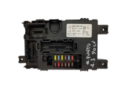 Sicherungskasten Relaiskasten Fiat 00517986150 28122166 97RI-010040 Delphi 19829