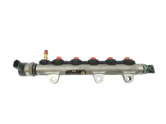 Einspritzleiste Kraftstoffverteiler Bosch 0445214207 8200962035 0281002800 2.0 DCI Renault
