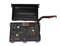 Sicherungskasten Relaiskasten 22785253 1110117AD AU1 GM Opel Chevrolet